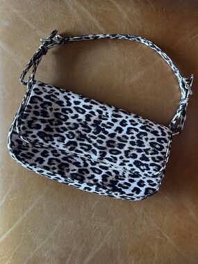 Leopard Print Women’s Shoulder Bag - Black & Cream